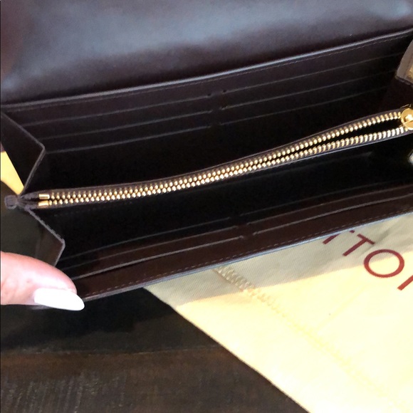 ****SOLD*** Louis Vuitton Wallet - Picture 3 of 5